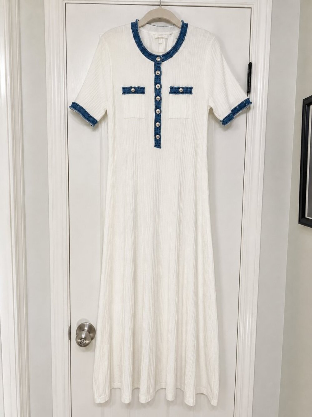 Elie Tahari White Knit Midi Dress Denim Blue Trim Silver Buttons Short Sleeve L - Picture 5 of 12